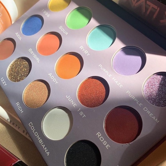 ✨ ILLUMINATI X ISA GLAM EYESHADOW PALETTE - Picture 5 of 10